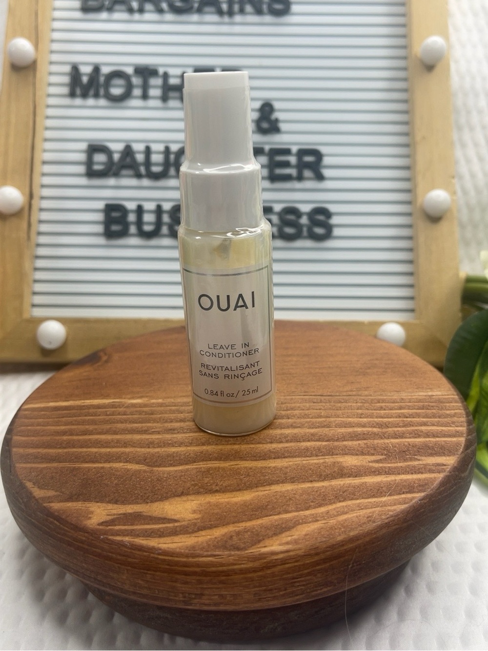 OUAI White Leave In Conditioner - Nourishing Leave-In Treatment (0.84 fl oz)